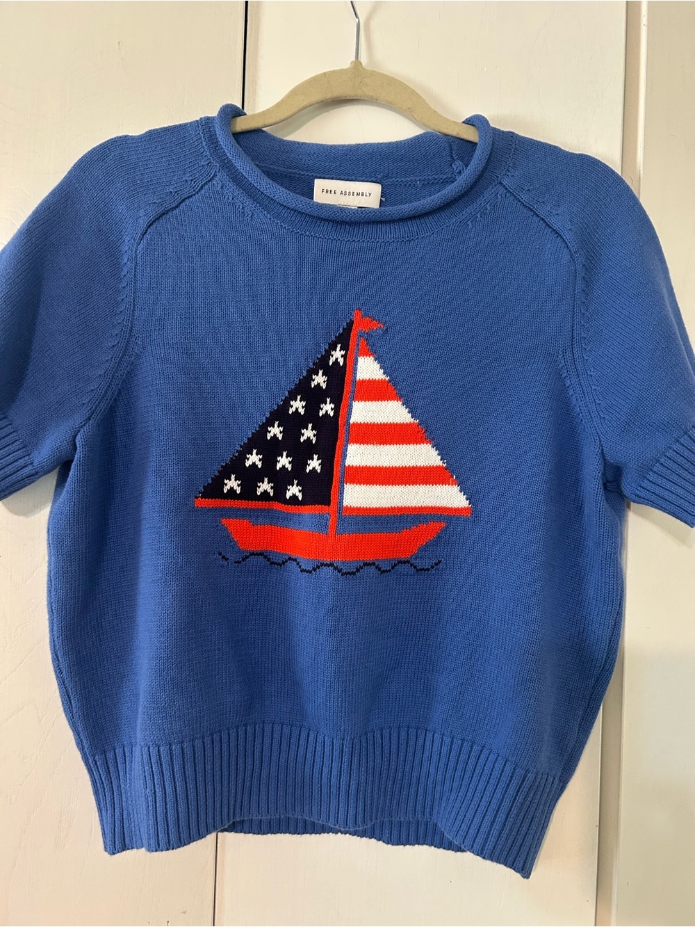 FREE ASSEMBLY Blue Women’s Sailboat Sweater Top